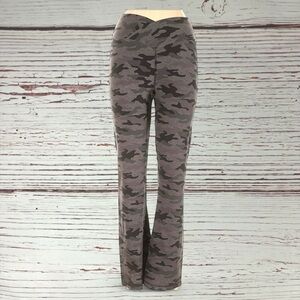 Victoria’s Secret PINK Gray Camo Bootcut Yoga Pants – Size L